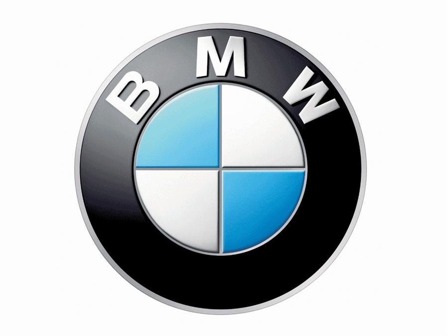 ⁦⁦bmw⁩⁩ ⁦⁦316i/2015⁩⁩ اللون الخارجي:فضي اللون الداخلي:اسود في احمر