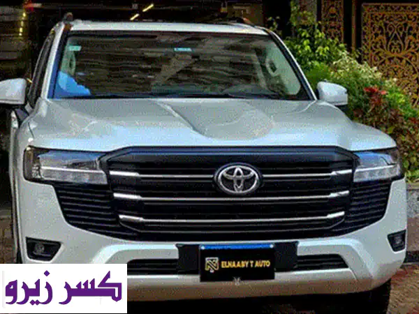 تويوتا لاندكروزر 2022 VX أسود - كسر زيرو (219 كم فقط!) | الفخامة والقوة المطلقة للبيع