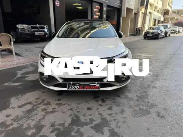 رينو ميغان RS إيسنس
