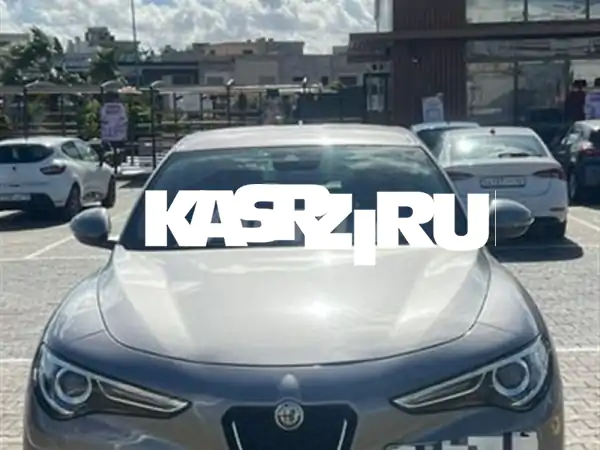 فرصة مميزة: ألفا روميو ستيلفيو 2022 للبيع | طلاء...