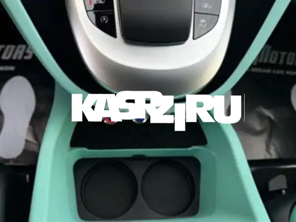 للبيع حصرياً: مرسيدس-بنز V-Class 300d 4MATIC 2022 – 5000 كم فقط! | فخامة لا تُضاهى من GOTHA MOTORS