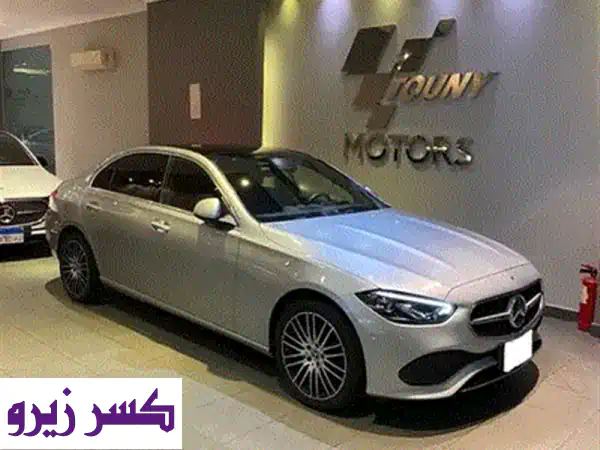 مرسيدس بنز C180 AMG 2022 سوداء: فخامة الأداء الرياضي! صيانة توكيل كاملة - جاهزة للانطلاق.