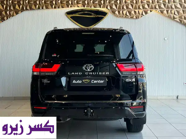 انطلق بأسطورة: تويوتا لاندكروزر GXR توين تيربو 2022 أسود - إصدار 70 عاماً! وكالة البحرين | 75 ألف كم