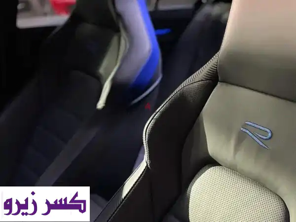 فولكس واجن جولف R 2022 - كالجديدة! (48,000 كم فقط!)