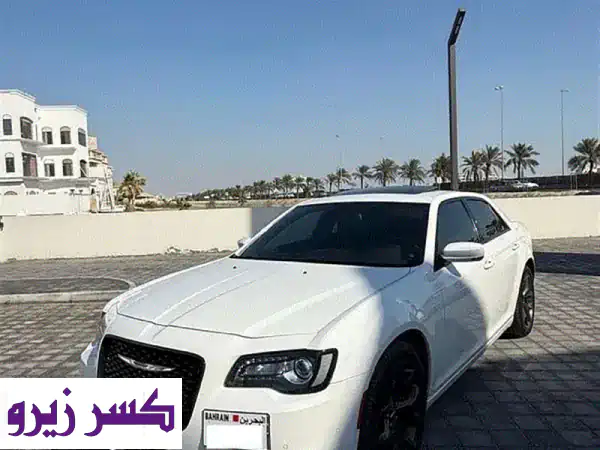 كرايسلر 300S 2022 بيضاء - بحالة ممتازة! (قليلة...