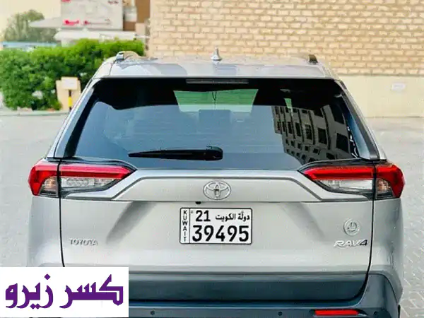تويوتا RAV4 2022 فضية - بحالة ممتازة! (قليلة...