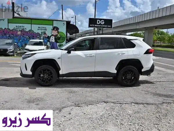 تويوتا RAV4 XLE Sport 2022 - كالجديدة!  (أبيض،  جاهزة للسير)