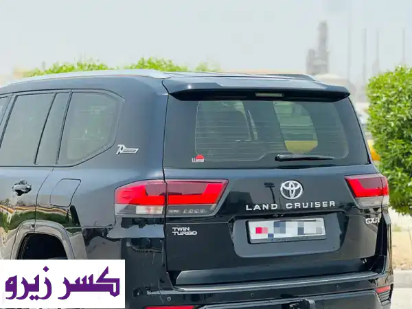 تويوتا لاند كروزر GXR توربو توين 2022 - أسود - بحالة ممتازة!