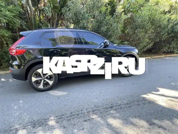 فولفو XC40B3 بنزين 2025 14,000 كم