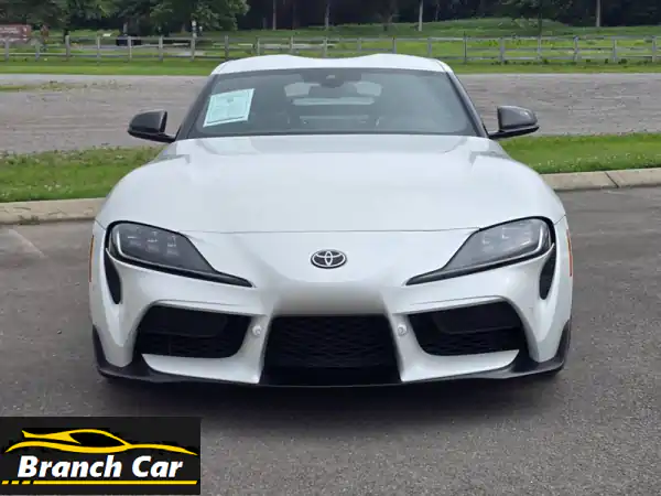 إصدار الذكرى السنوية الخامسة والأربعين لتويوتا GR Supra 2024 مع أغطية مرايا من ألياف الكربون