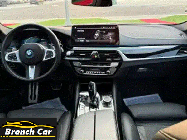 BMW 530e هايبرد 2022: امتلك الفخامة والكفاءة! 6000 كم فقط، مواصفات كاملة، وارد كوريا.