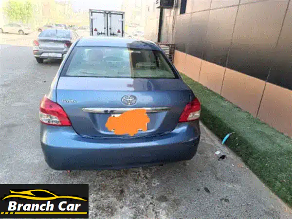 سيارة تويوتا ياريس، ماكينة وجير عادي على الشرط، فحص ورخصة سارية، بودي سليم وخالي من الصدمات. السعر .