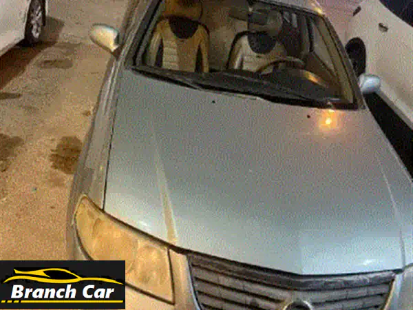سيارة موديل 2007 بحالة جيدة، سعرها 10000 ريال، المكيف شغال، والماكينة ممتازة.