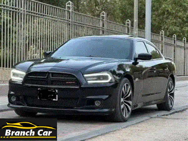 جير أوتوماتيك، بنزين. الممشى 294 ألف كيلومتر (محولة إلى srt). نظيفة جداً في الرياض، ما شاء الله ...
